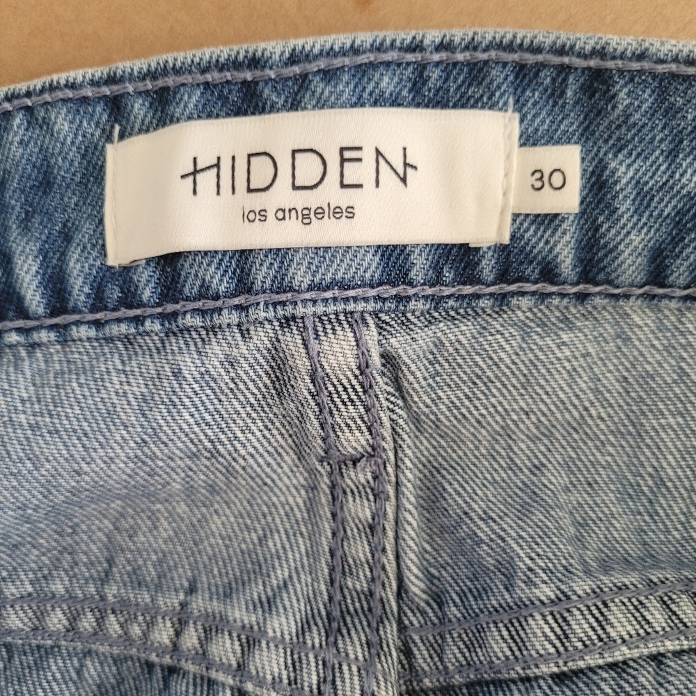 Hidden Women’s Distressed Jeans Size 30 Light Wash Classic 32" Wideleg with belt - Picture 7 of 9